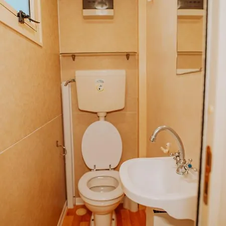 Tuscanychalets - Chalet Met Airco En Wifi Viareggio